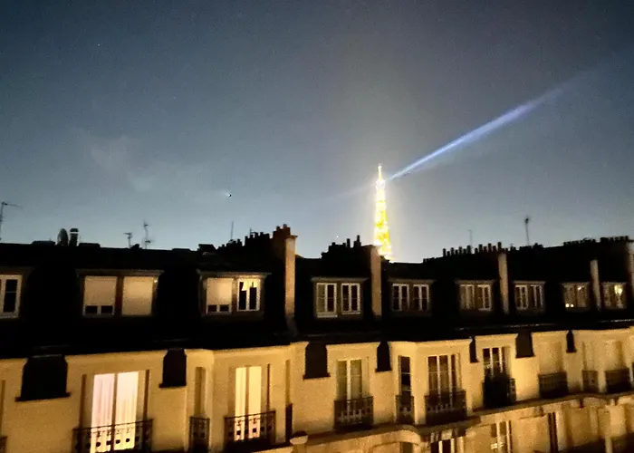 Passy - Tour Eiffel Appartement *